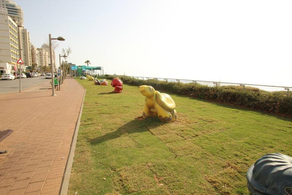 Royal Aparatment On The Sea , Blvd Nitza 34 Netanja Exterior foto